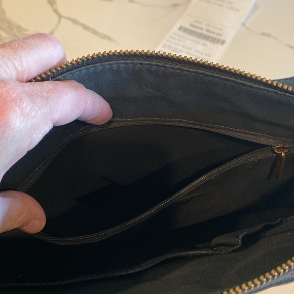 Fossil Crossbody Kinley
Real Cowhide Leather - Picture 9 of 10